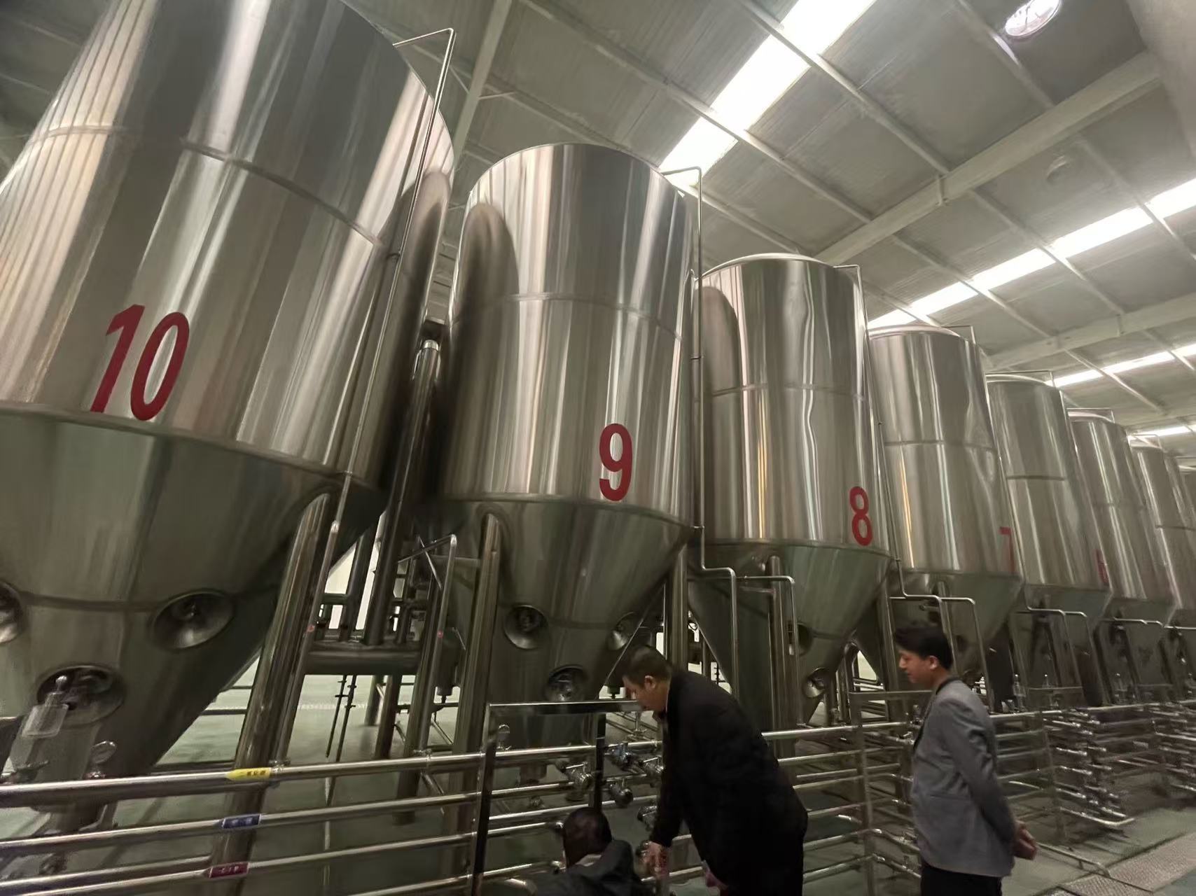 揭阳精酿啤酒设备厂—平面布置、设备设计、制造、调试、培训等一条龙服务